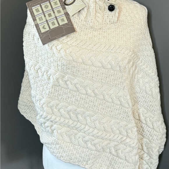 NWT Cable Aran Poncho with Button Detail - Picture 4 of 4